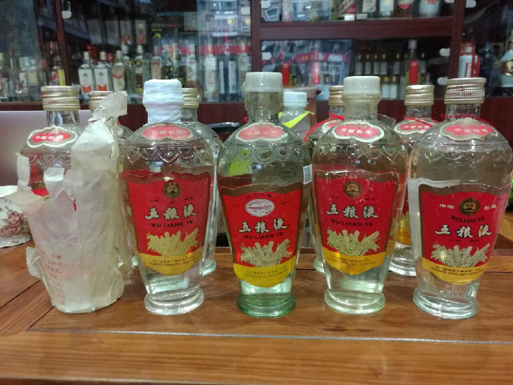 泸州回收茅台酒洋酒红酒五粮液冬虫夏草回收黄金