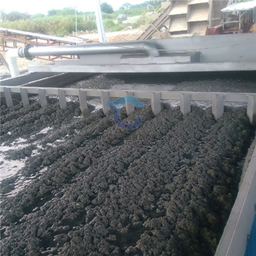 机使用范围:由于采用分体式结构,可根据污泥的含水浓度和用户的需求