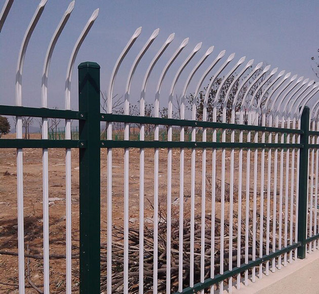 廉江铁围栏图片,学校双弯头防爬锌钢护栏安装