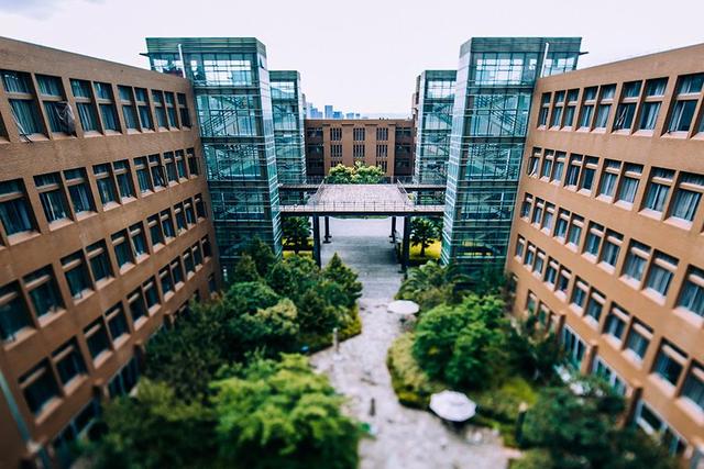 云南建筑大观:灵动奔放的云南艺术学院