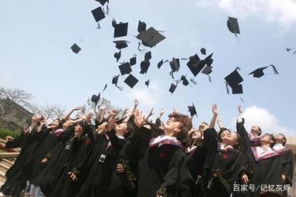 中国大学生出国留学大多数是“匹马不回头”,许可馨就是代表