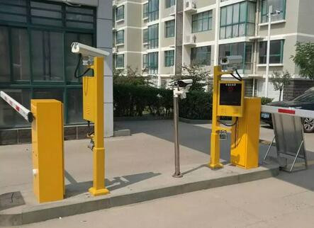 重庆停车场门禁系统安装，重庆装良良好的停车统安行业口碑