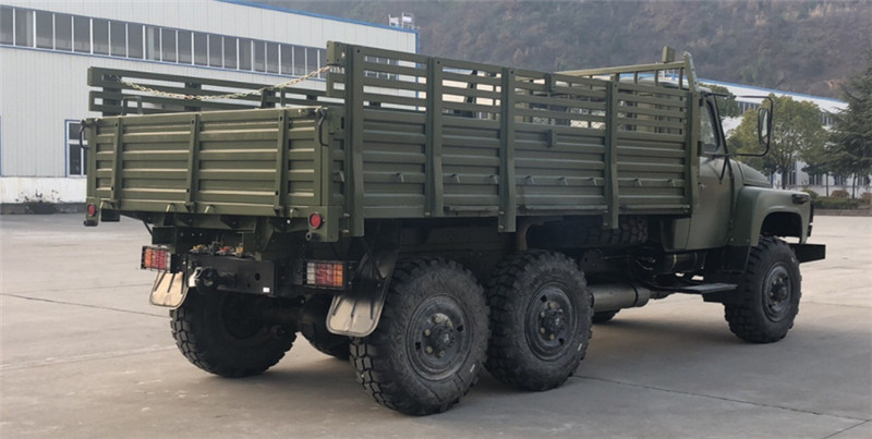 六驱越野卡车底盘eq2082e6d尖头6×6