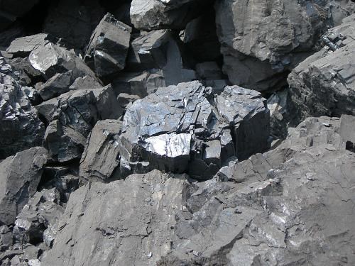 环航矿石小知识:镍矿石的分布情况
