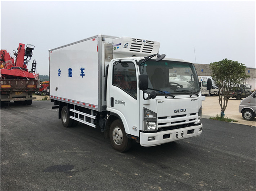 庆五十铃kv600(4.2米)冷藏车5.jpg