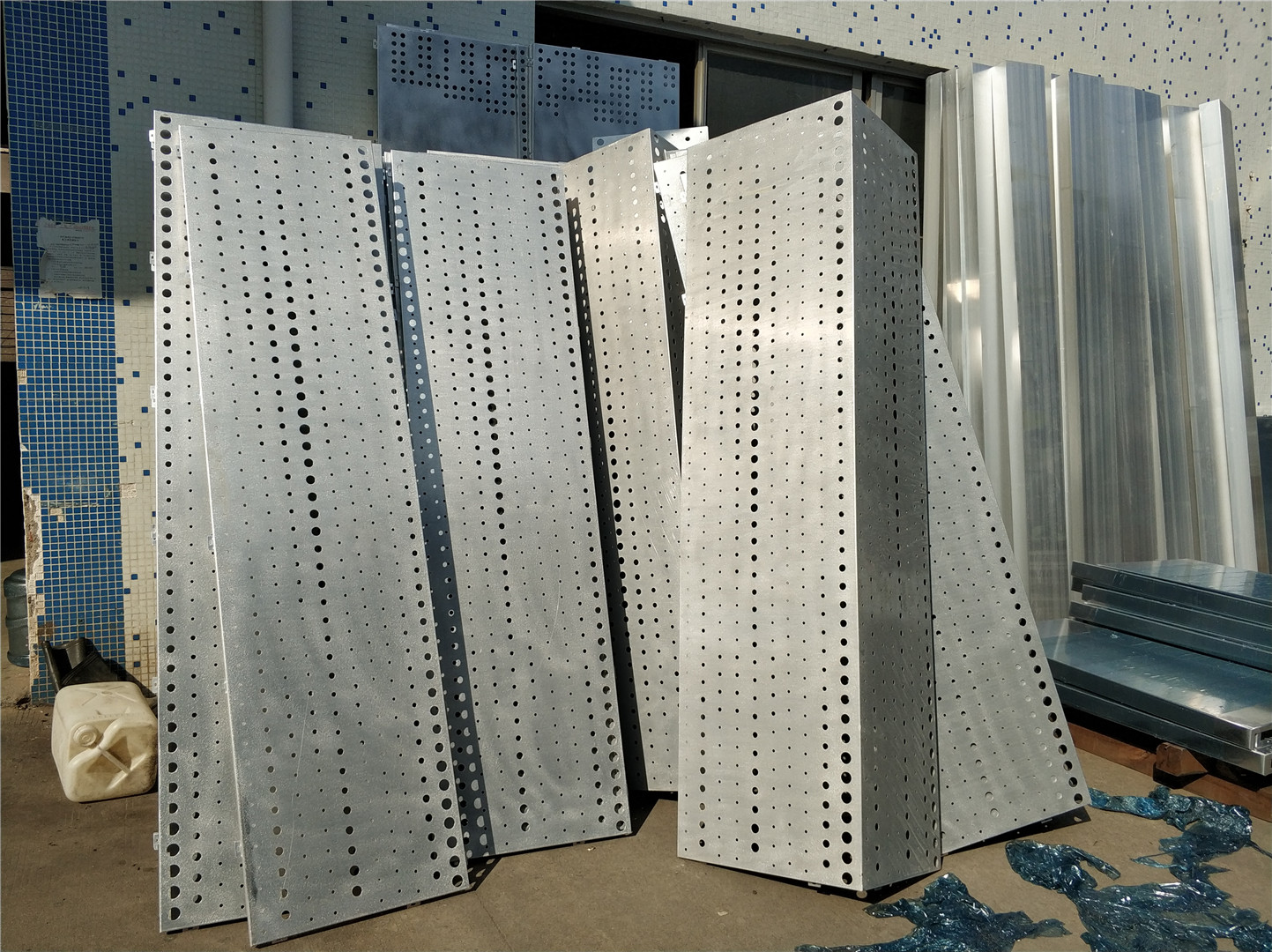 厂家定制铝护墙板铝板材装饰