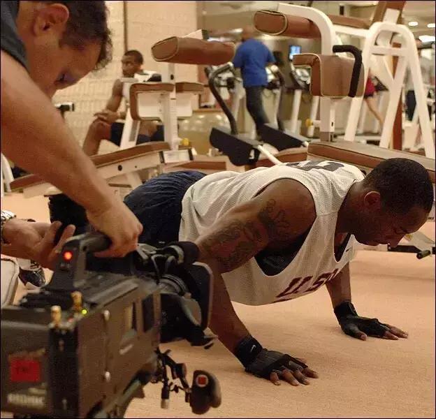 凌晨四点的洛杉矶——揭秘科比5招自杀式的魔鬼训练!