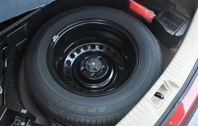 但是这么多车型都采用了非全尺寸备胎就光是为了省钱吗?