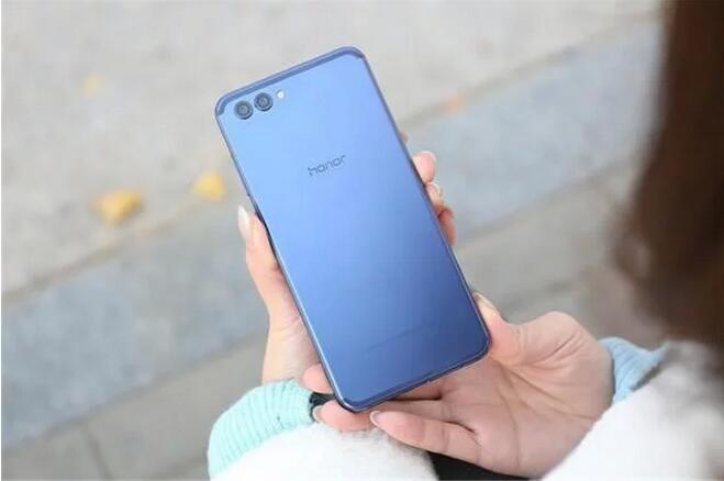 0112_这些手机更懂你它们要比苹果三星更适合国人!