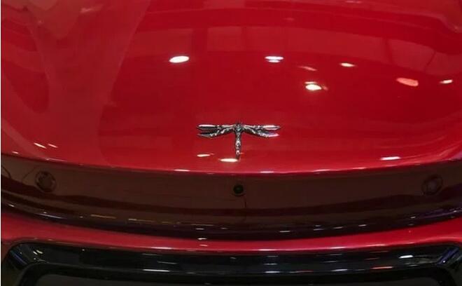 被这国产车惊到了! 以蜻蜓为车标气势超然