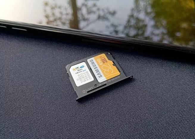 搭载联发科芯片的三星双摄手机galaxy c8评测