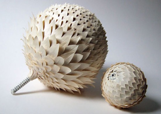 2009年,塞西莉亚首次尝试用纸张制作3d工艺品,此后便开始乐此不疲地
