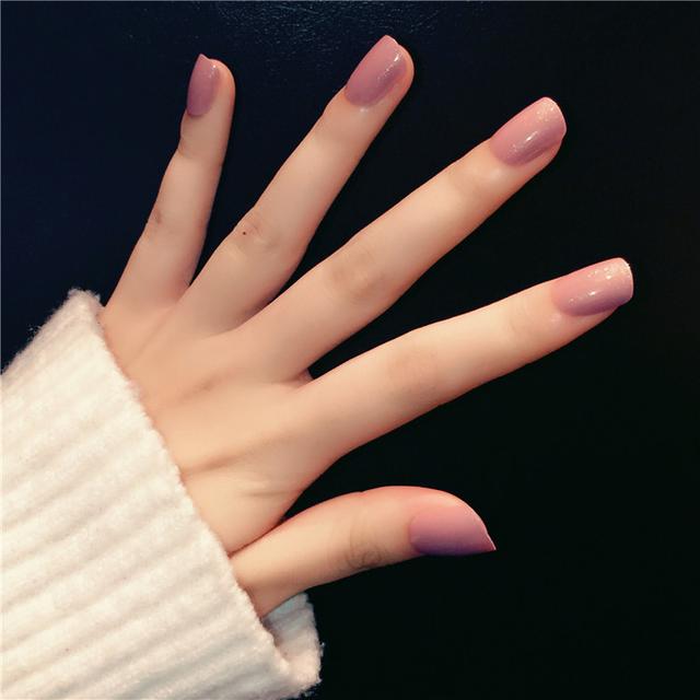 如何拥有一双高级感的纤纤玉手?这样的美甲你值得拥有