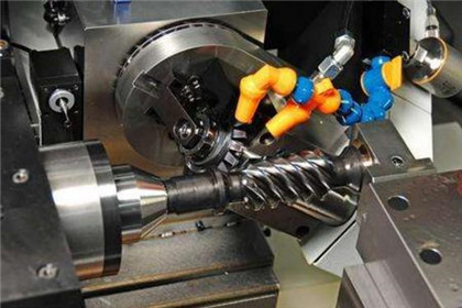 一种先进的螺纹加工方法——旋风铣