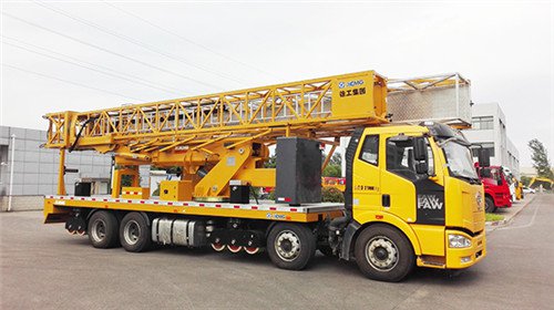 国内参数桁架式桥检车在徐工下线