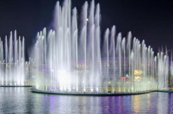 南昌青山湖音乐喷泉制作，设计精巧，品种多