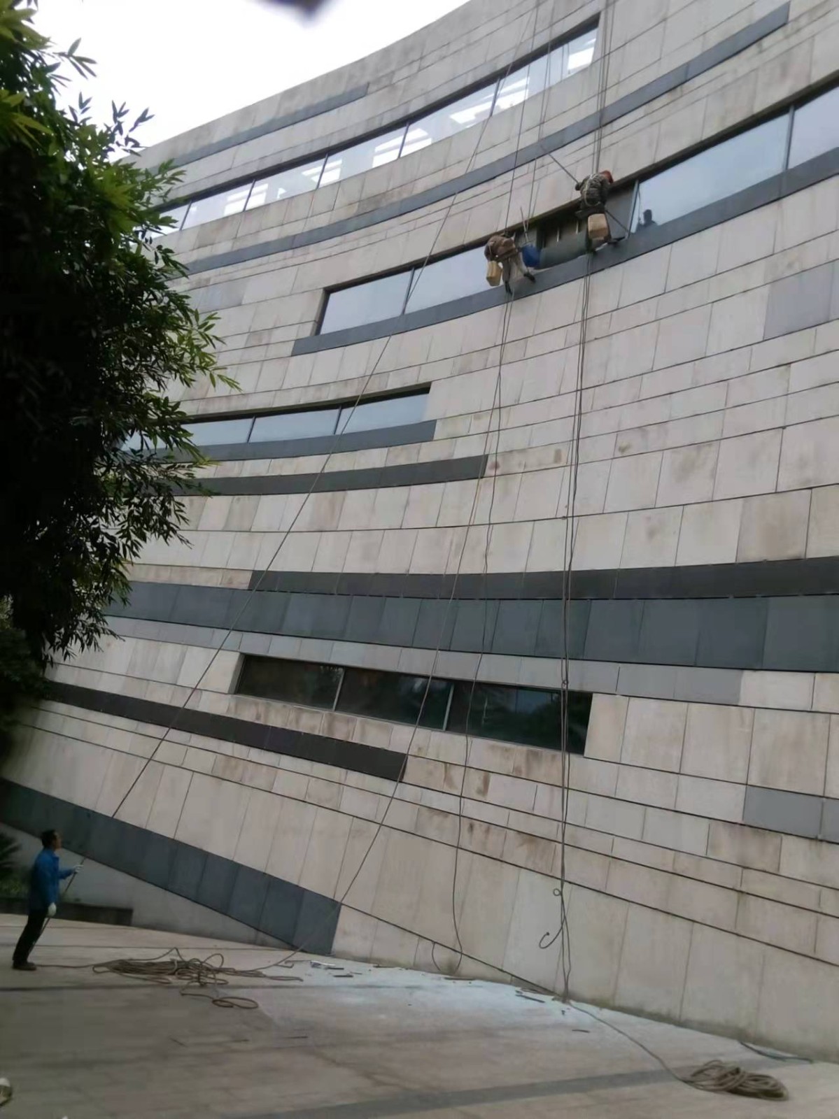 重庆高空清洗外墙，快速受理，技术精湛