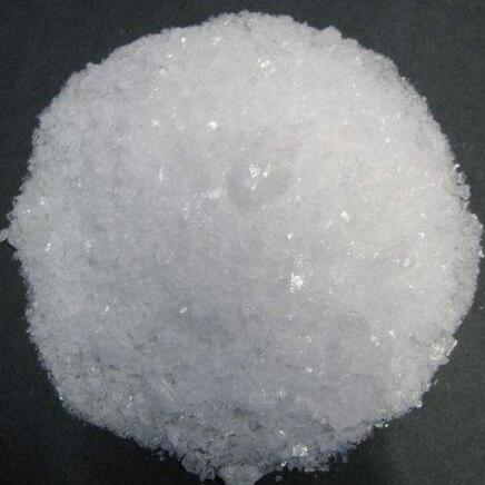 纯硝酸银对光稳定,但由于一般的产品纯度不够,其水溶液和固体常被保存