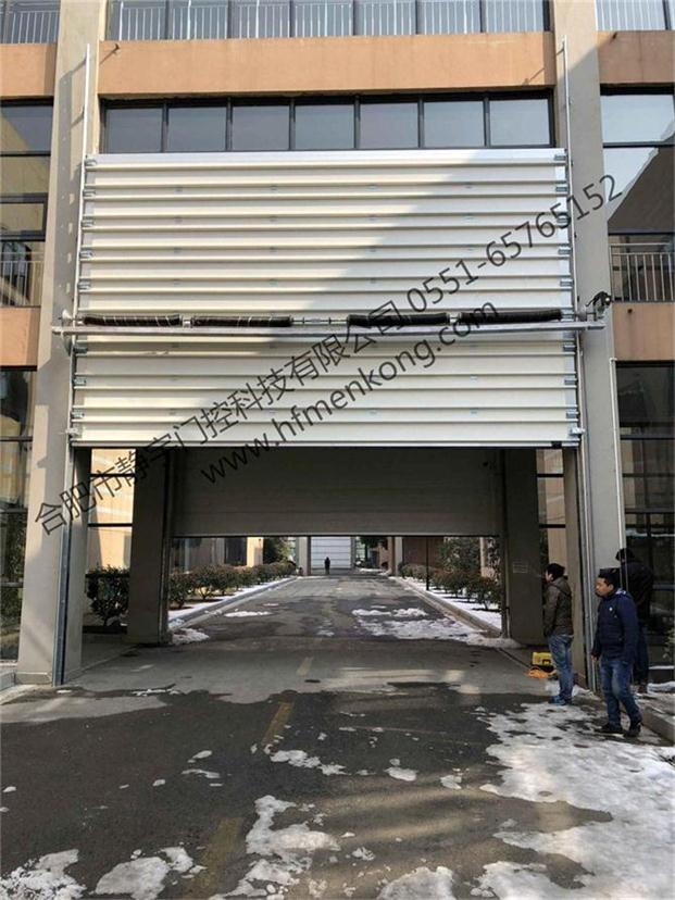 价 格:面议 jh工业门/工业提升门/工业翻板门产品简介