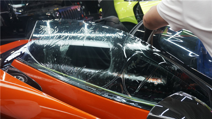 74_迈凯伦告诉你,这个夏天怎样防晒实力派隔热膜_长沙汽车改色贴膜