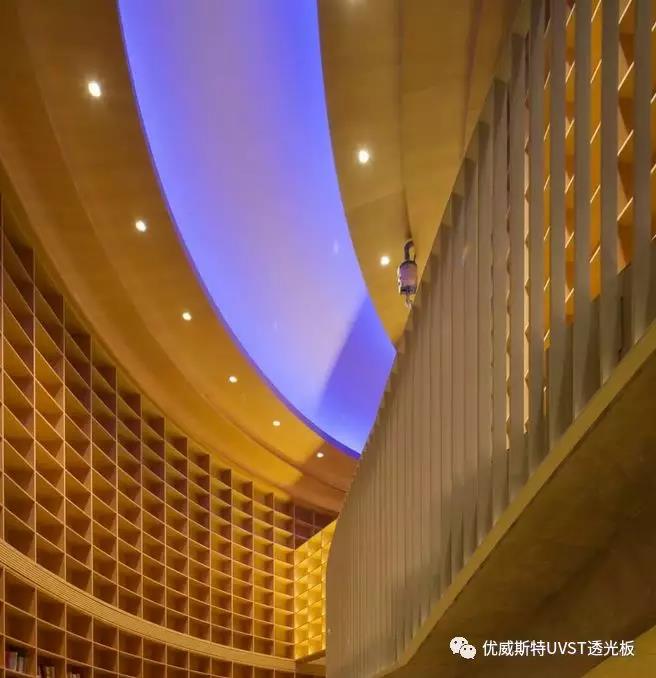 紫色流水曲面造型吊顶设计