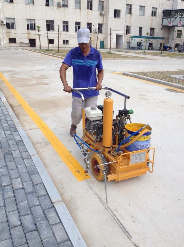 小型公路划线车手扶式冷喷标线机的工作流程