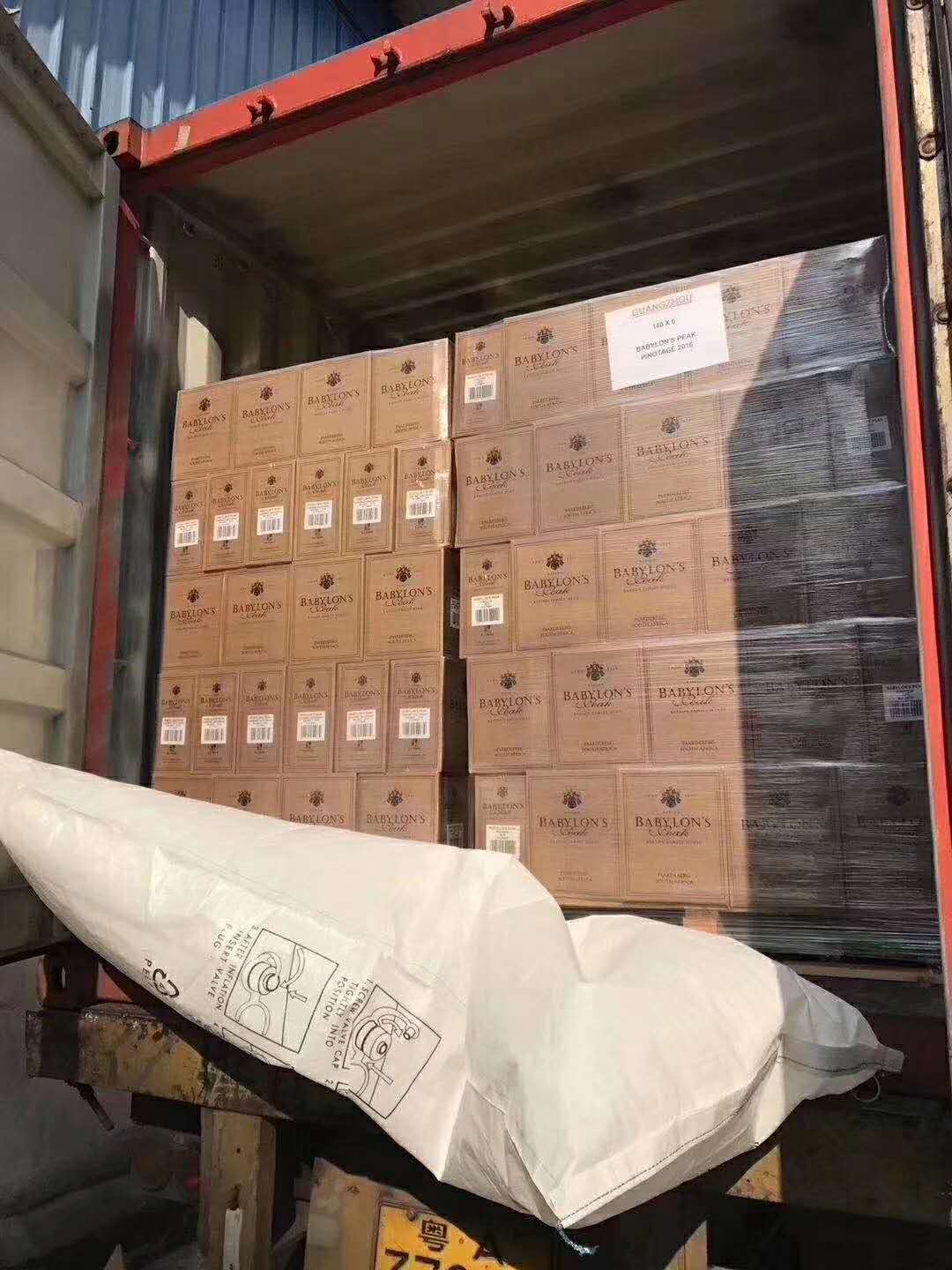 红酒香港进口包税清关原箱到货