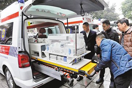 广州花都区私人120急救车出租，专业医护人员随行
