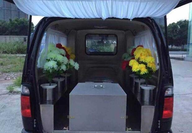 人在国外身亡殡仪车出租，工作人员经验丰富