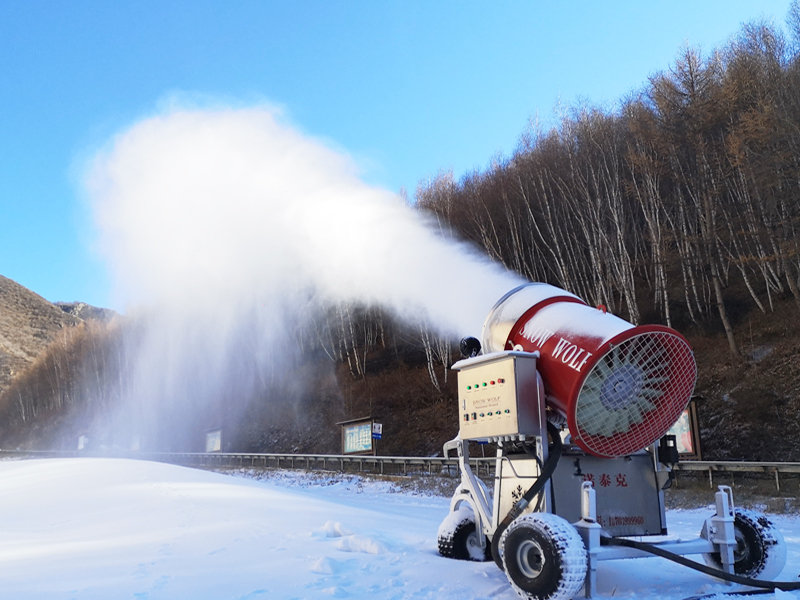 合肥小型戏雪乐园高温造雪机滑雪场人工造雪机造雪距