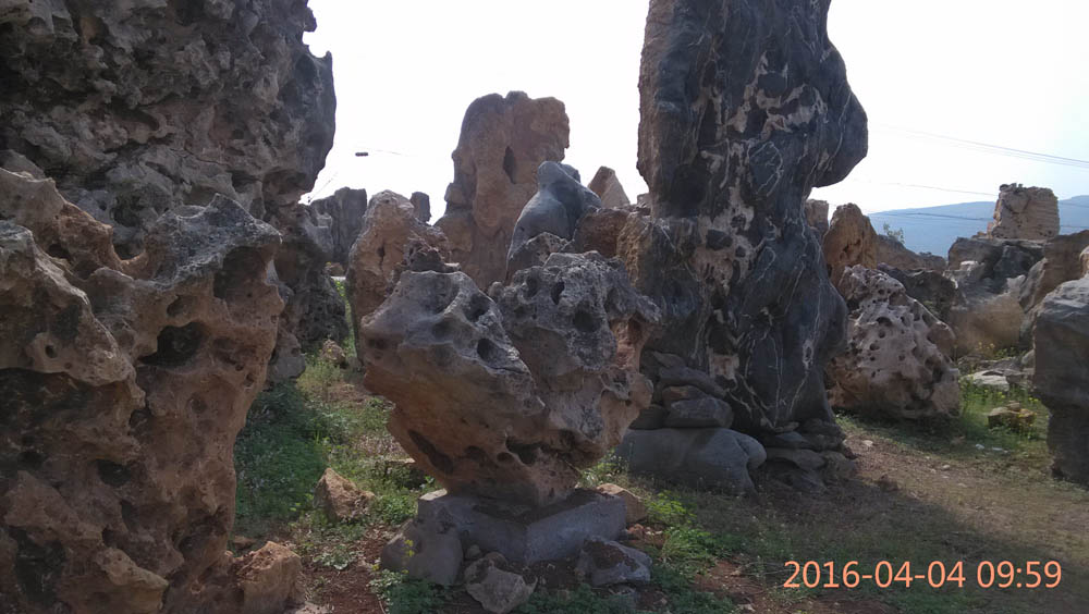武漢靈壁風景石公司哪家便宜_武漢靈壁風景石奇石園051.jpg