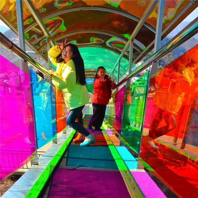 景区空中魔毯传送带一米价格,滑雪魔毯厂家设计安装总