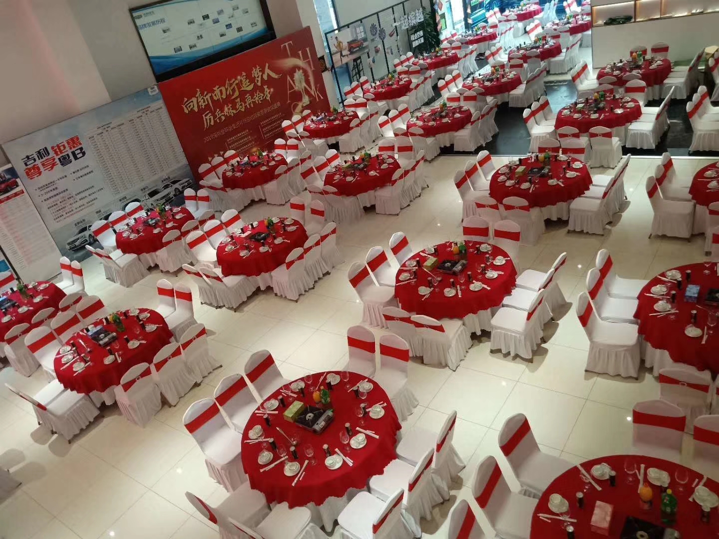 深圳公司年会尾牙席预定围餐酒席大盆菜上门承办