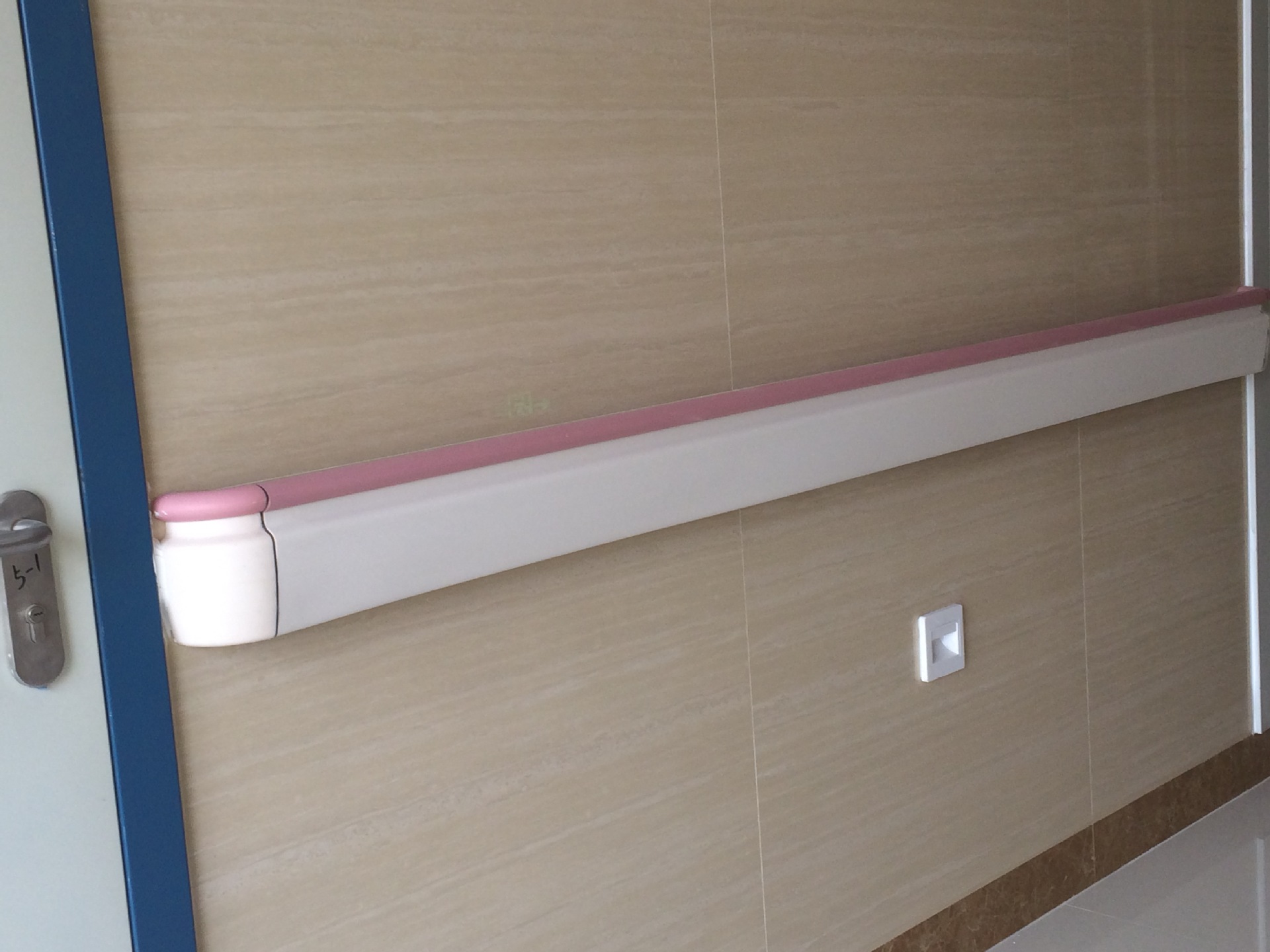 医院走廊过道扶手a昭通医院走廊过道扶手哪家好