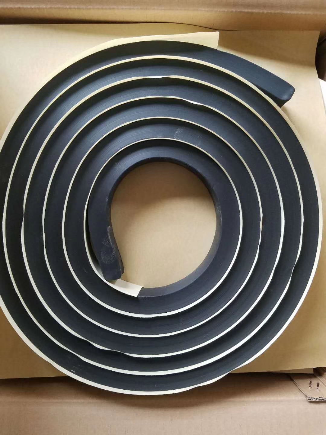 一招学会橡胶止水条的三种张贴方法橡胶止水条施工方法分为预留式张贴