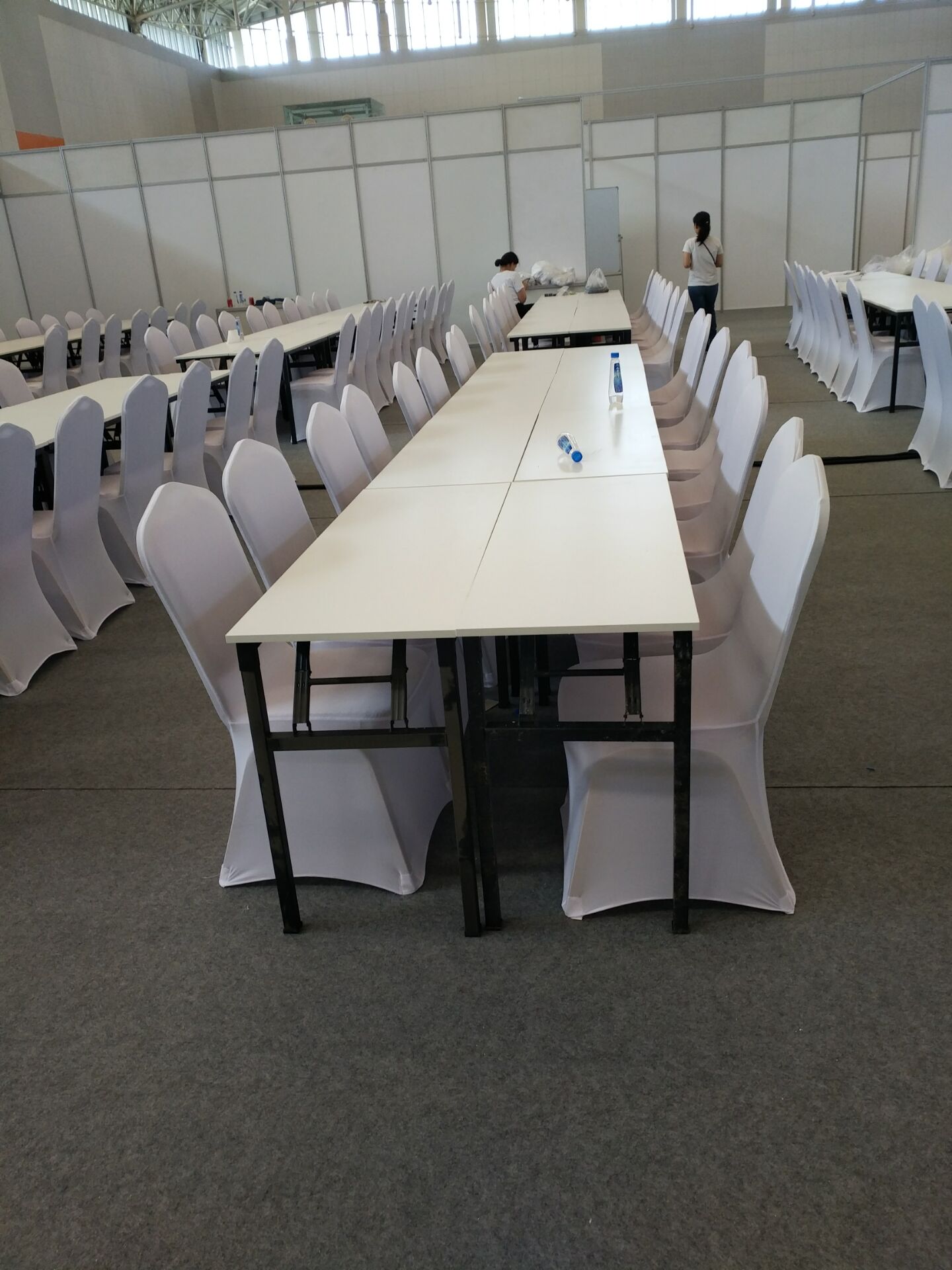 北京市大量家具租赁折叠桌出租贵宾长条桌租借