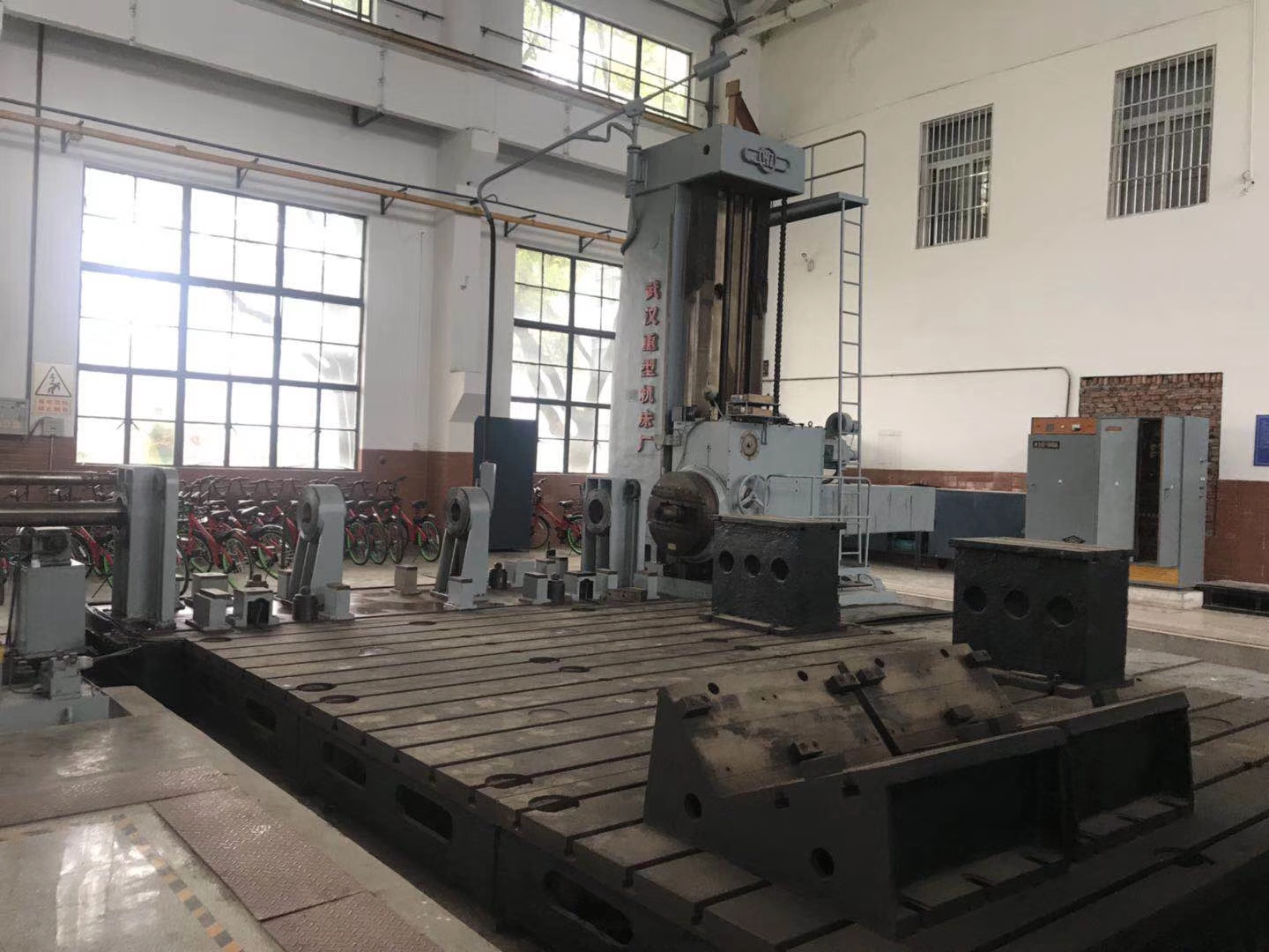 武汉重型6米落地镗铣床,型号t6216