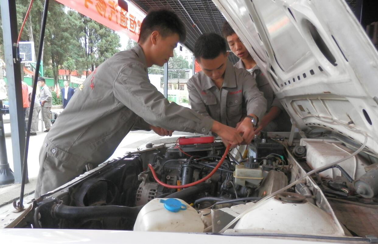 学校地址:云南省昆明市经开区小石坝昆明现代科技学校学校与北京福田