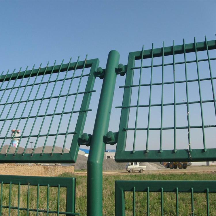 铁路护栏网的施工与安装详解