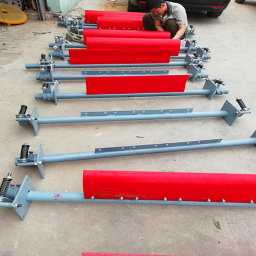 一, p 型聚氨酯清扫器应用范围: p型清扫器属于二道清扫器,用于清扫回