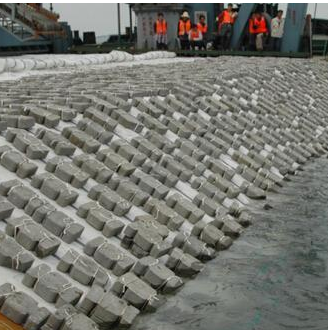 软体排护底主要用于堤坝护底防冲,替代传统的柴排护底,特点是造价低