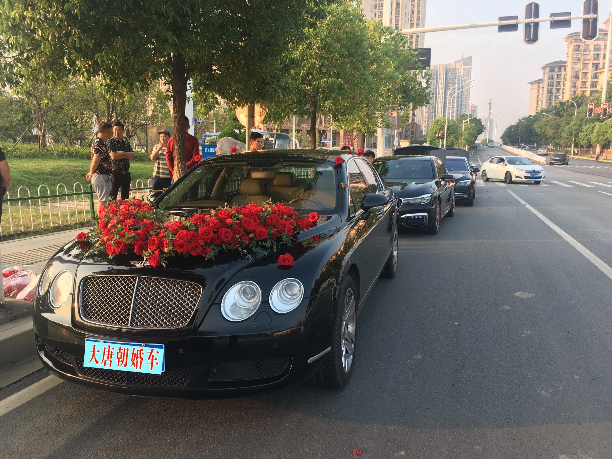 武汉大唐朝出租青山豪华高端婚车车队奔驰宝马齐全