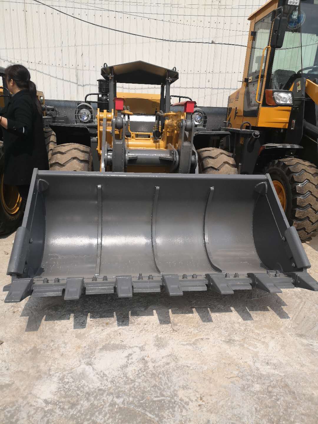 矿井装载机井下装载机大铲重无烟铲车