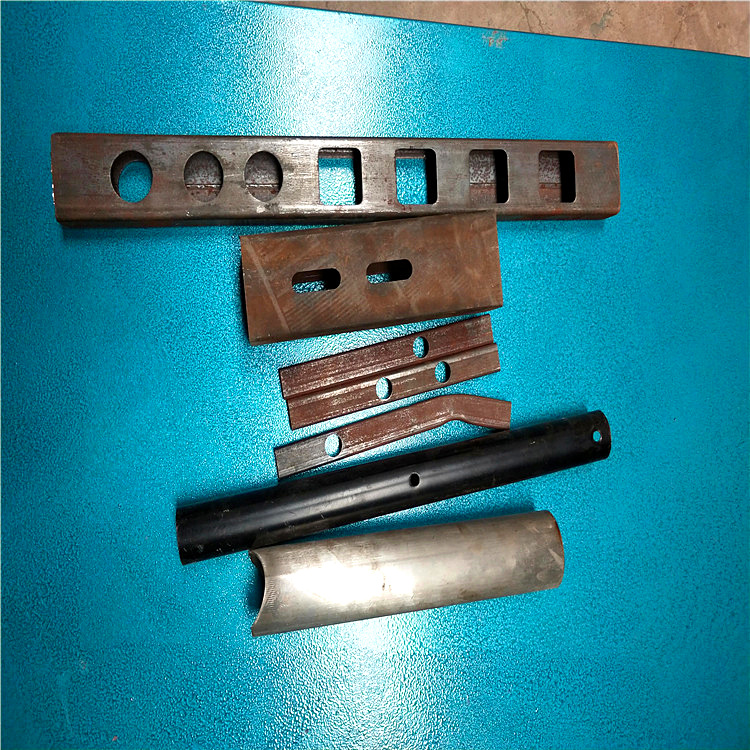 佛山金属制品液压冲孔机,矩形方管打孔设备,管材加工小型设备