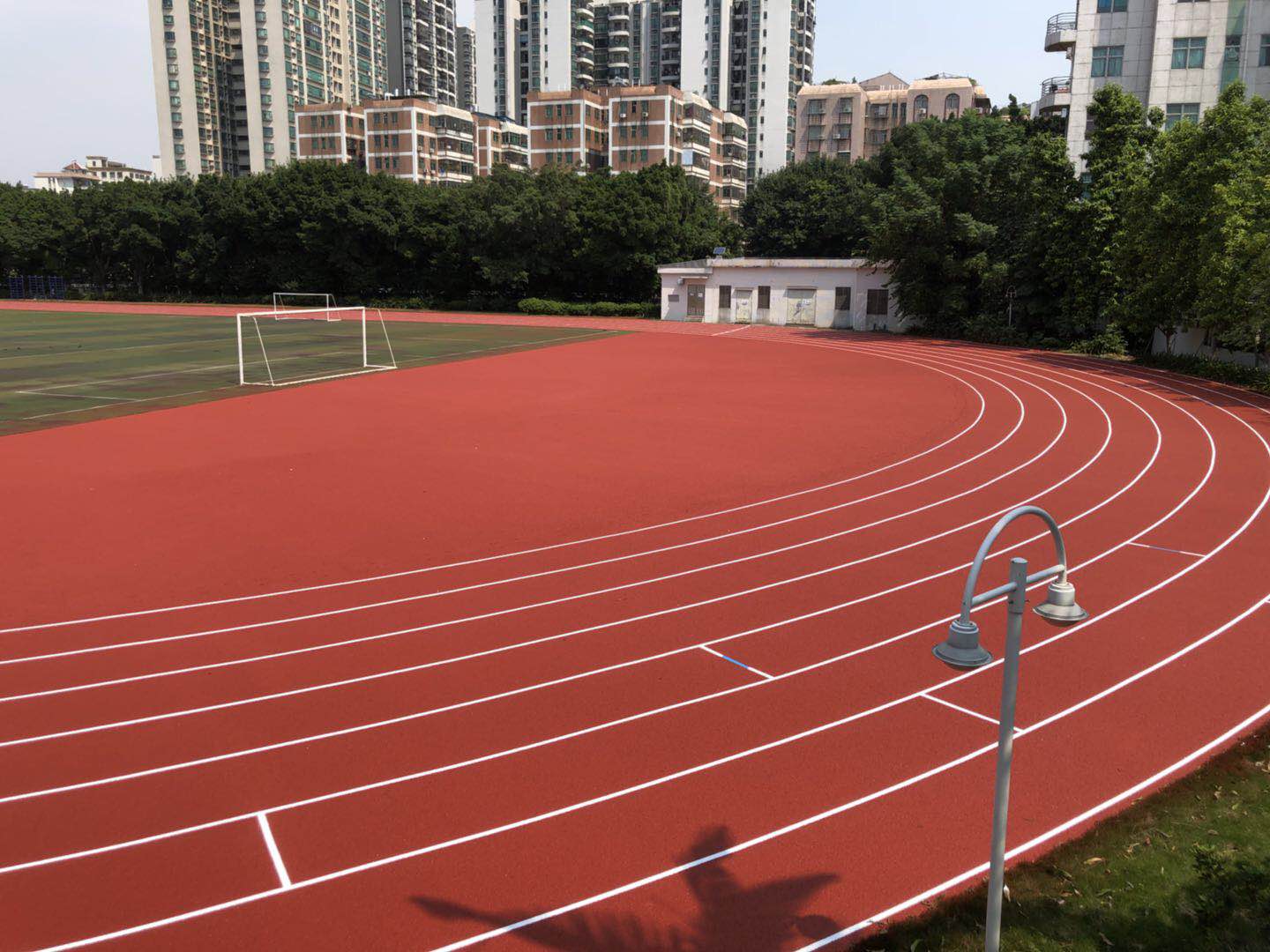 36_400米标准跑道,全塑型塑胶跑道面层材料_深圳市进秋体育设施有限公