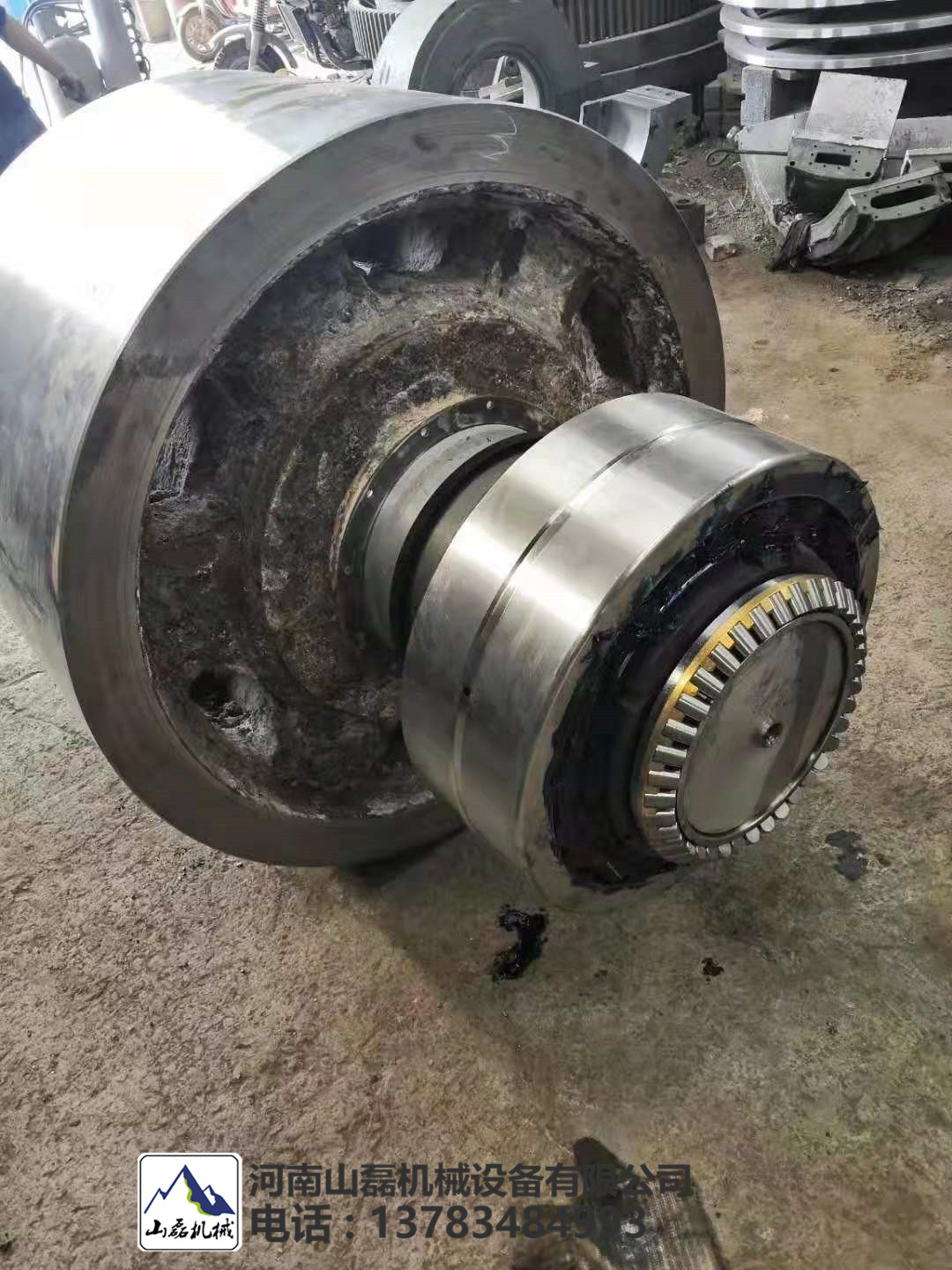 山磊机械400小型对辊破碎机高锰钢辊皮配件铸造厂家