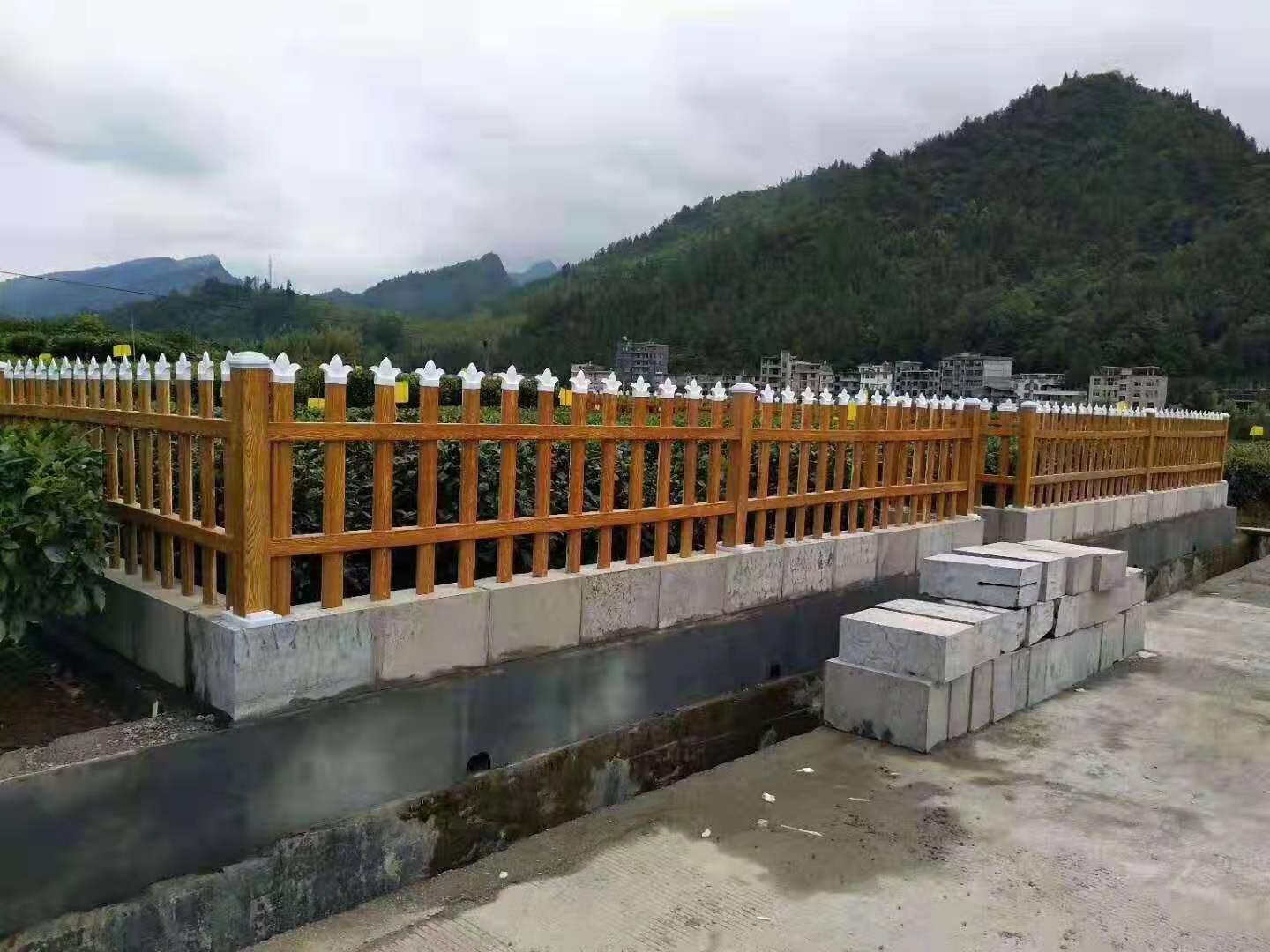 随州护栏草坪护栏围墙护栏厂家