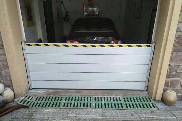 的呢,汛期要来了,有大厂房的生产商可以开始采购咯不用时将地铁挡水板