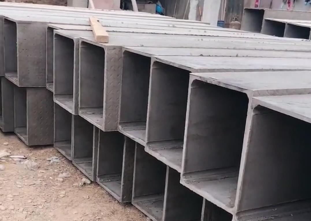 大量供应哈尔滨轻质水泥烟道管