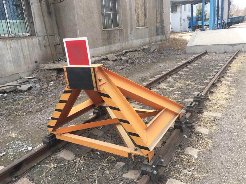 生产各种铁路挡车器,滑动挡车器规格,全新升级
